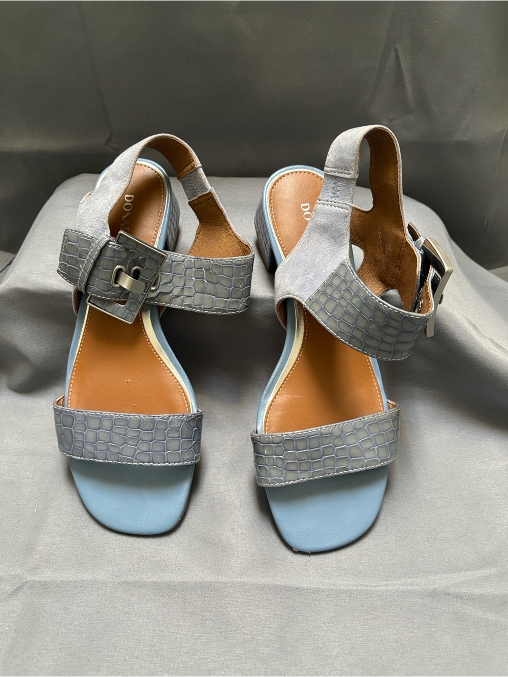 Donald Pliner Vixi Heeled Sandal croc Light Blue Sz 6.5 - Picture 7 of 10